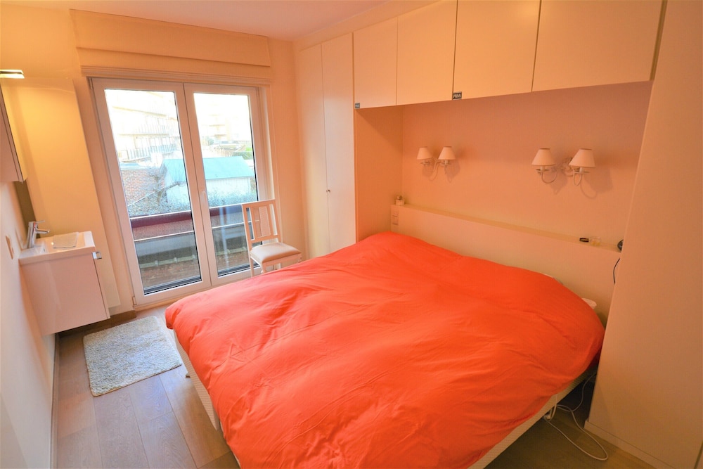 Apartment in Seaside Bruges With Balcony