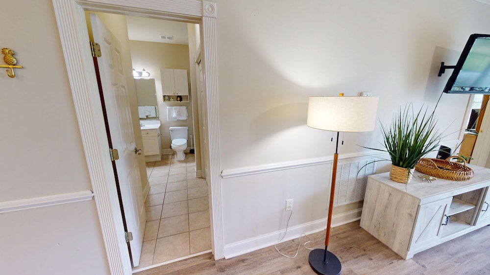 Magnolia Pointe 4865-204 2 Bedroom Condo