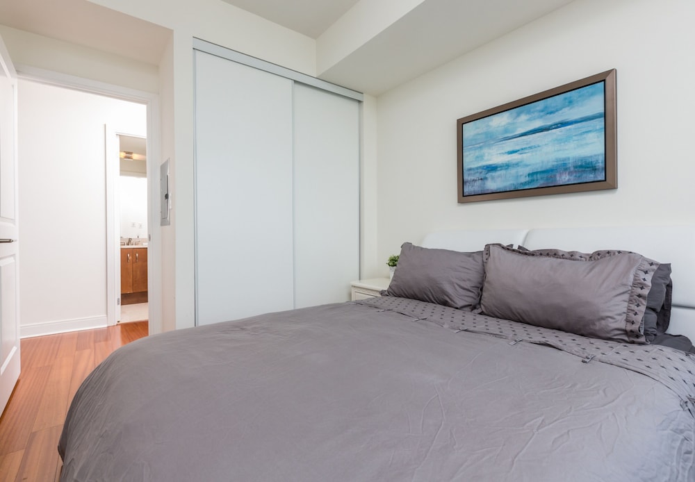 Entertainment District Suite - Image 5