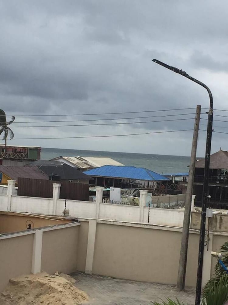 Beautiful 2-bed House in Lekki Lagos view 5