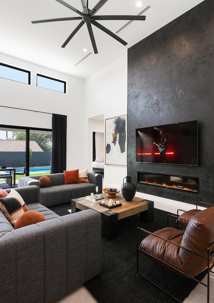 Ember-pool Heat Available-in North Scottsdale