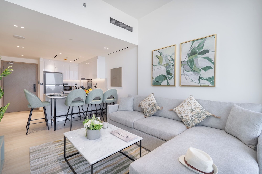 Vogue | Binghatti Corner JVC-7mins Sky Dubai 3 mins Cirle Mall Brand New