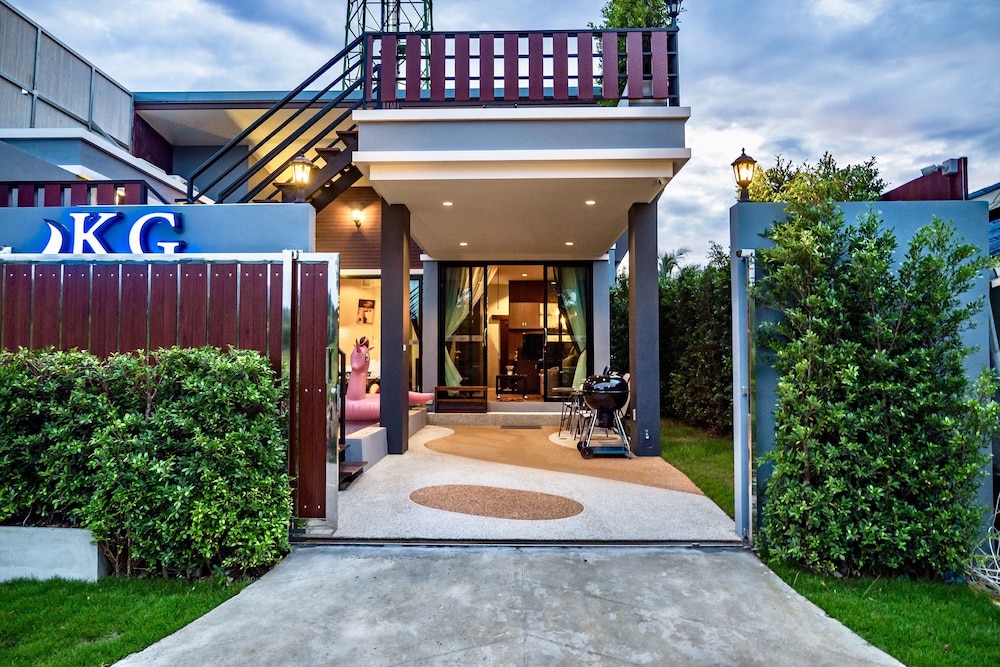 Hotel KG Private Pool Villas Soi Nine - Image 1