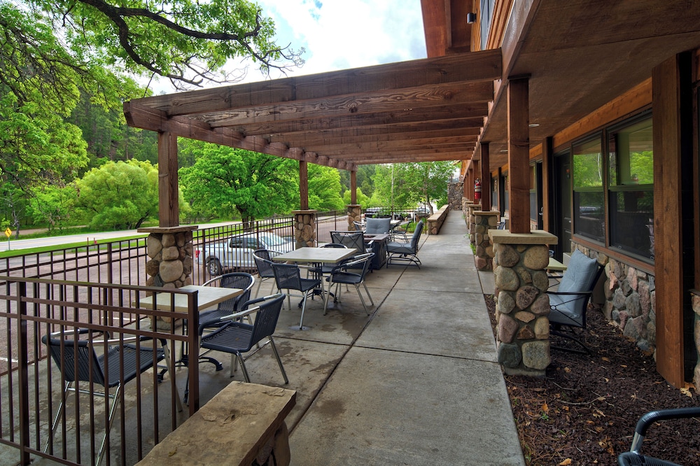 State Game Lodge at Custer State Park Resort