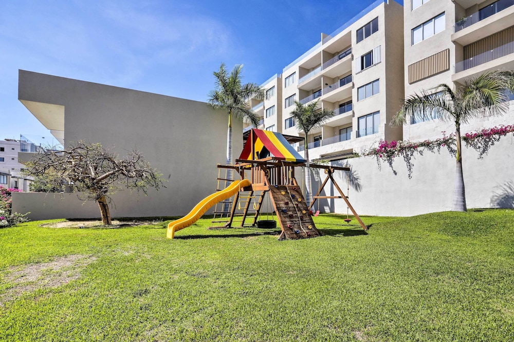 Luxe Cabo Condo w/ Ocean Views + Amenities!