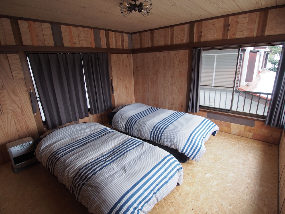 Atami Cottage 6 People view 4