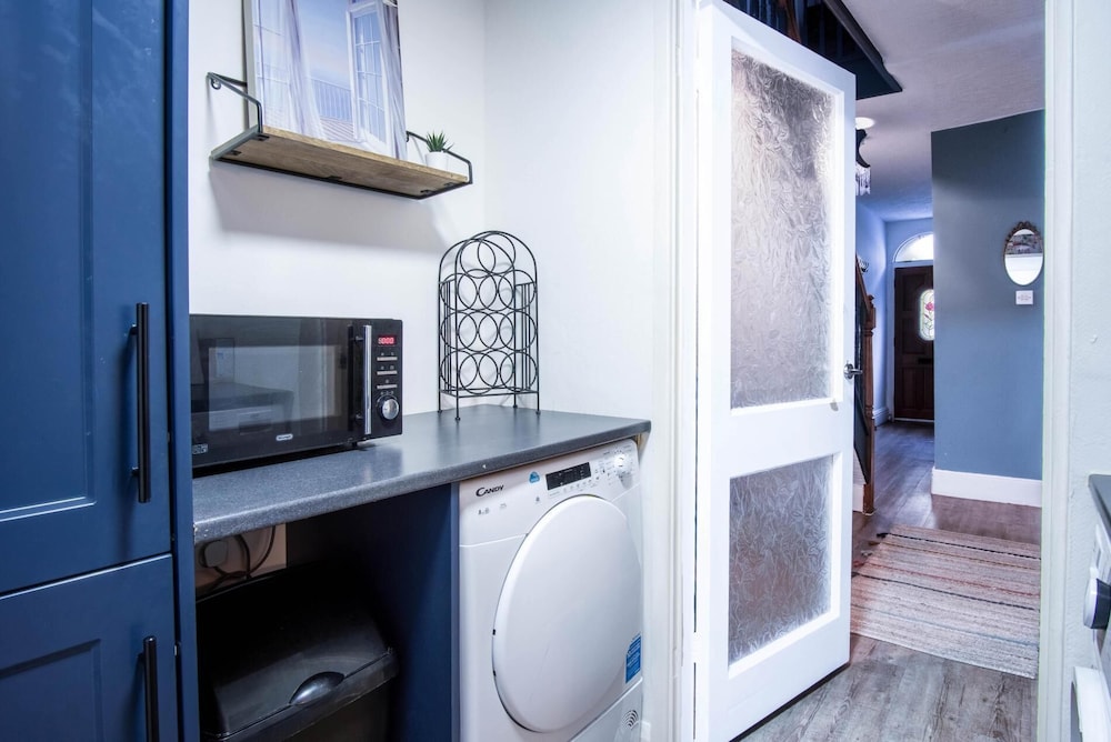 Lobster Cottage - 3 Bedroom Cottage - Tenby