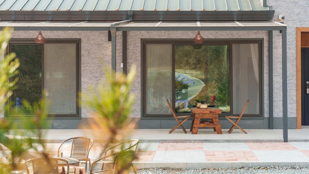 Hongcheon Vivaldi Four Seasons Pension