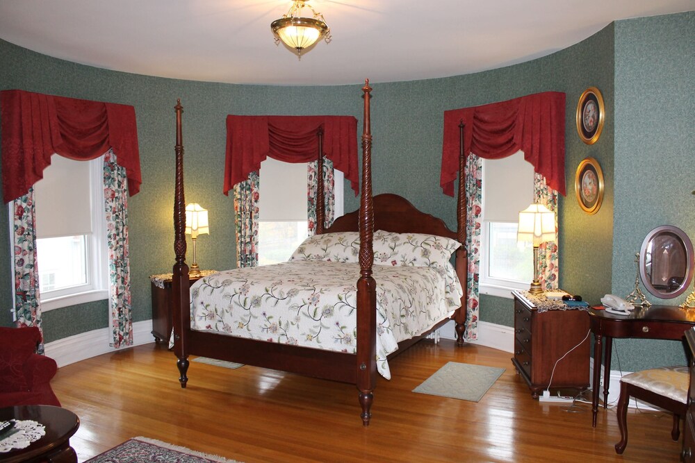 Antigonish Victorian Inn view 3