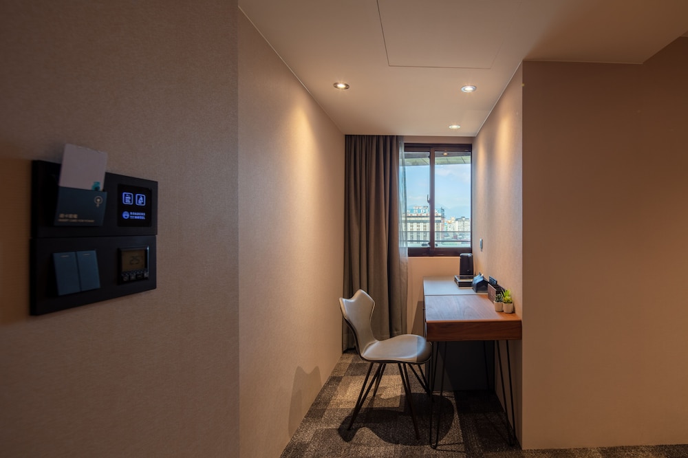 Roaders Plus Hotel Theme