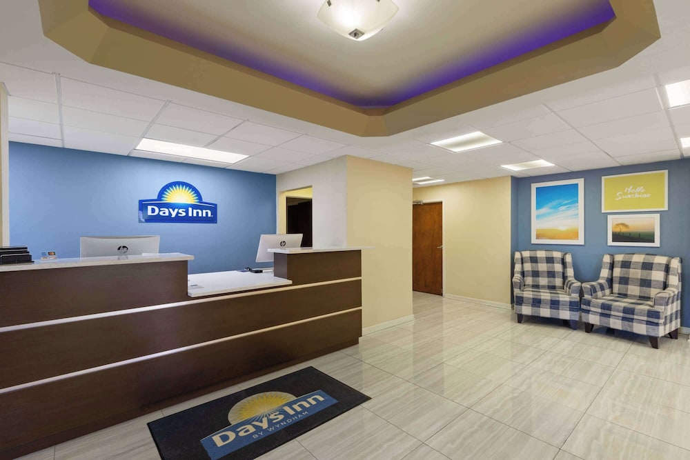 Days Inn by Wyndham Oak Grove/Ft. Campbell view 3