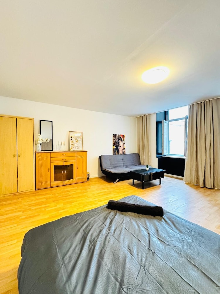 Bright 1BR Apartment Near Augarten