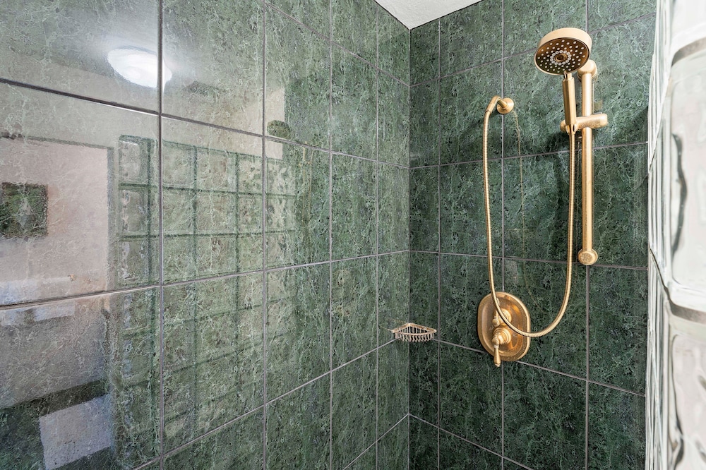 Concierge Included- No Stairs - Fantastic Ocean View - Spacious Lanai-vrkcv