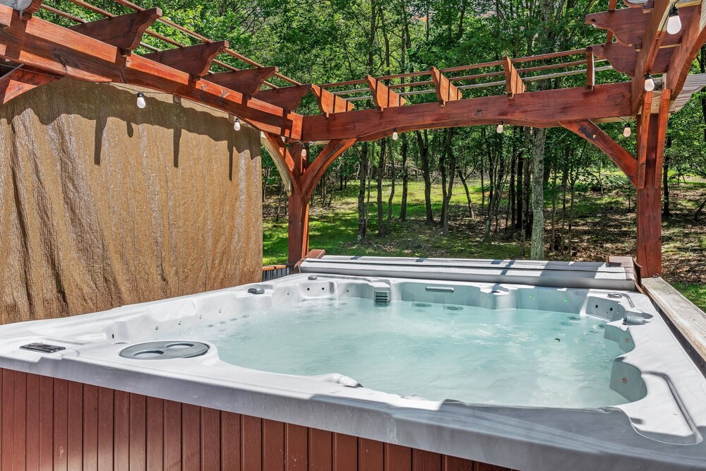 The Great Escape by Avantstay Game Room Hot Tub