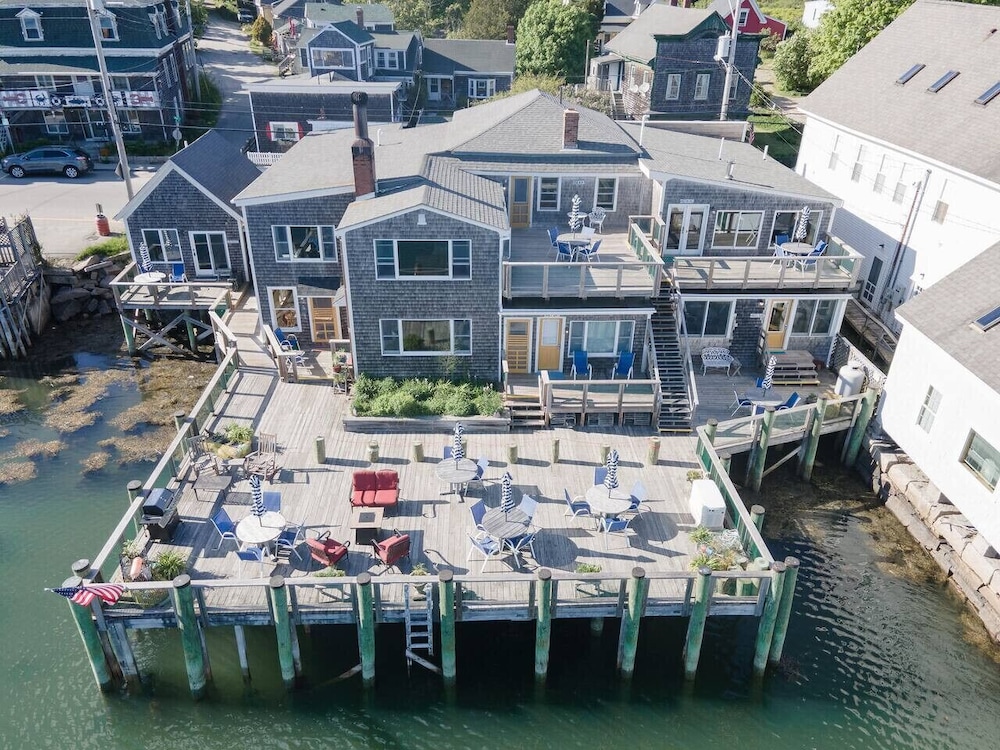 Inn on the Harbor