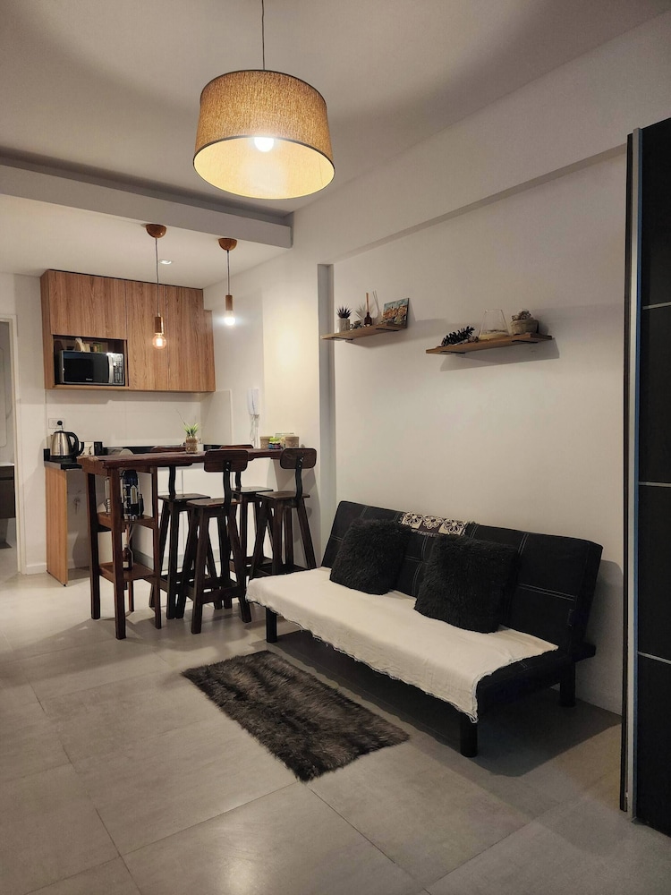 Alberti 360 Charming City Center Apartment With Shared Pool
