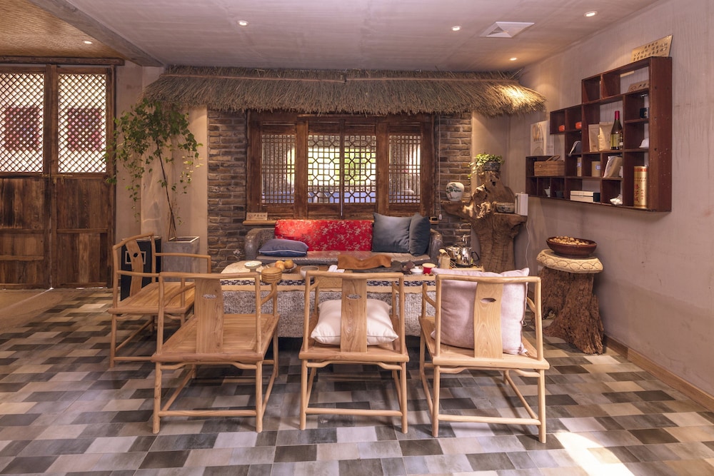Lotus Mountain Boutique Inn