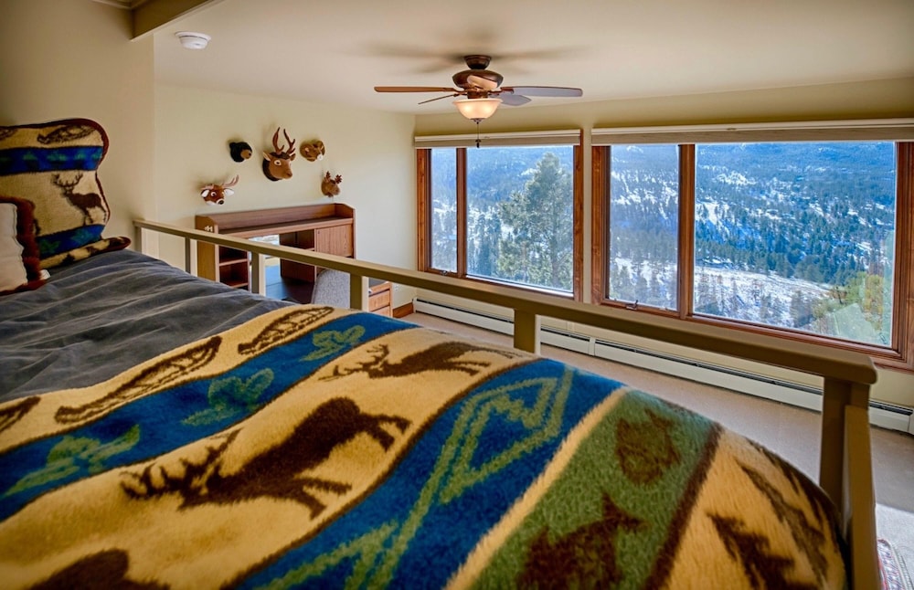 Stewart Highlands Luxury Vacation At Windcliff 6 Bedroom Home by RedAwning view 5
