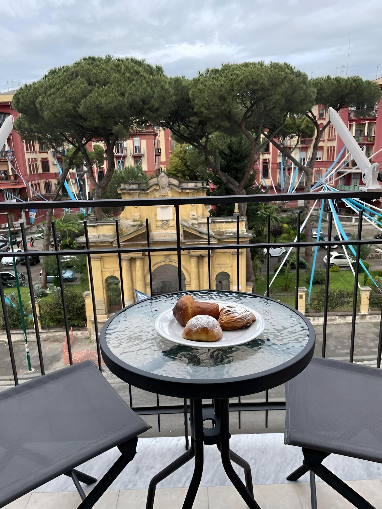 Delightful Homestay in Naples