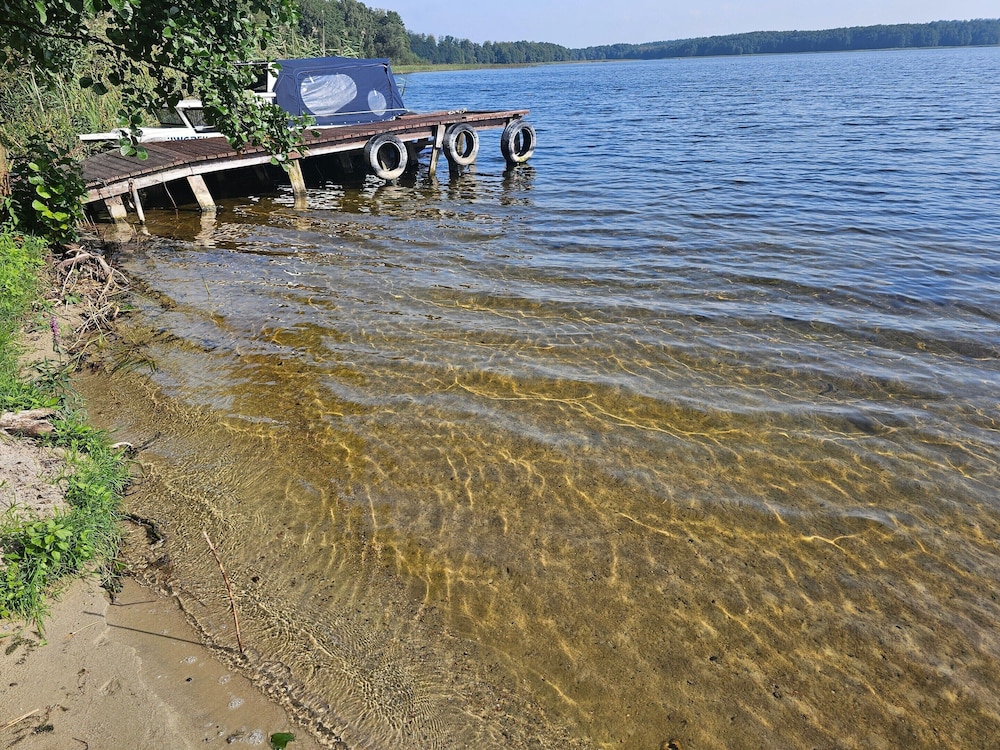 Holiday Homes With a Private Beach on the Lake