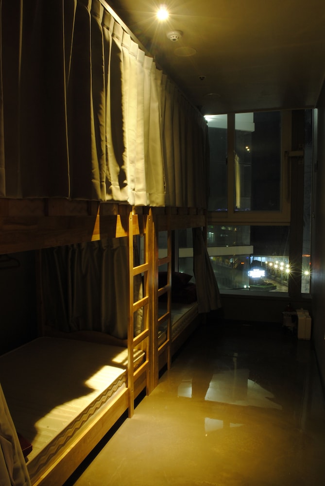 MoonDong's Hostel
