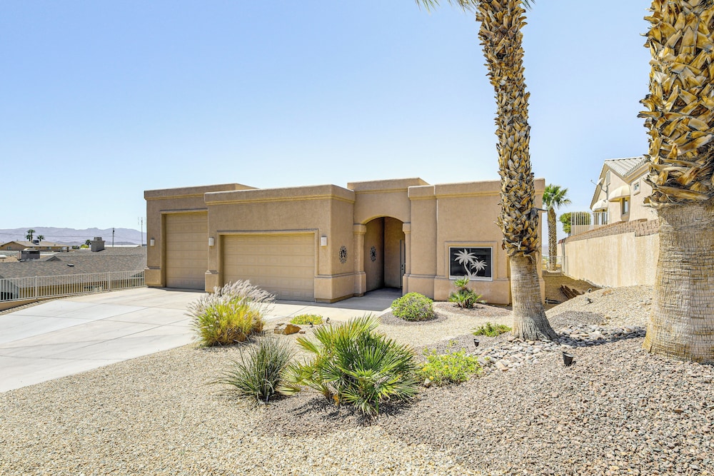 Lake View & Games: Spacious Oasis in Lake Havasu!