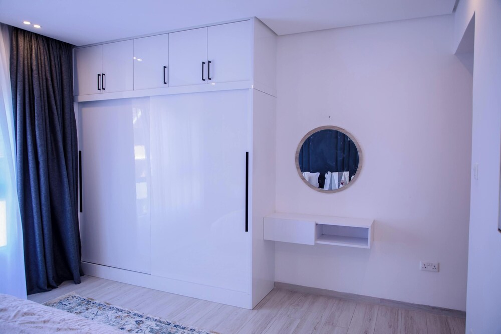 Grand Premiere 2 Bed by YourHost