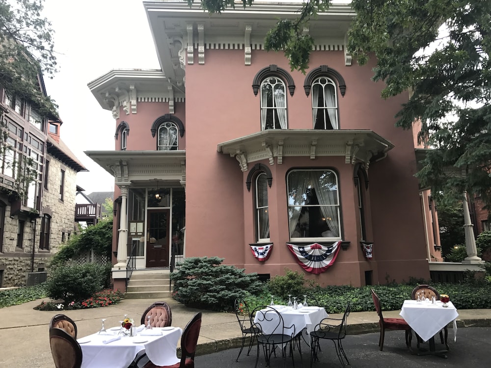 The Peter Herdic Inn 3