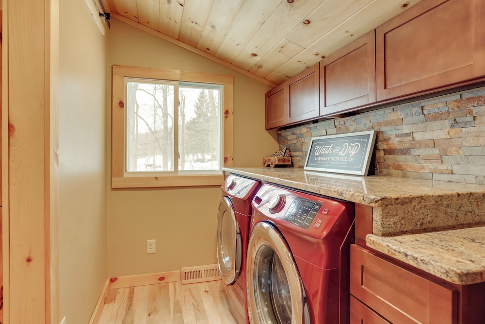 The Toasted Marshmallow Ski & Lake Retreat