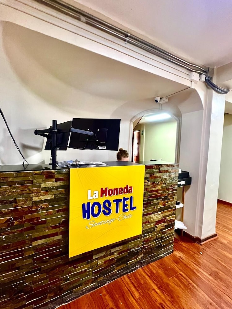 Hostel La Moneda