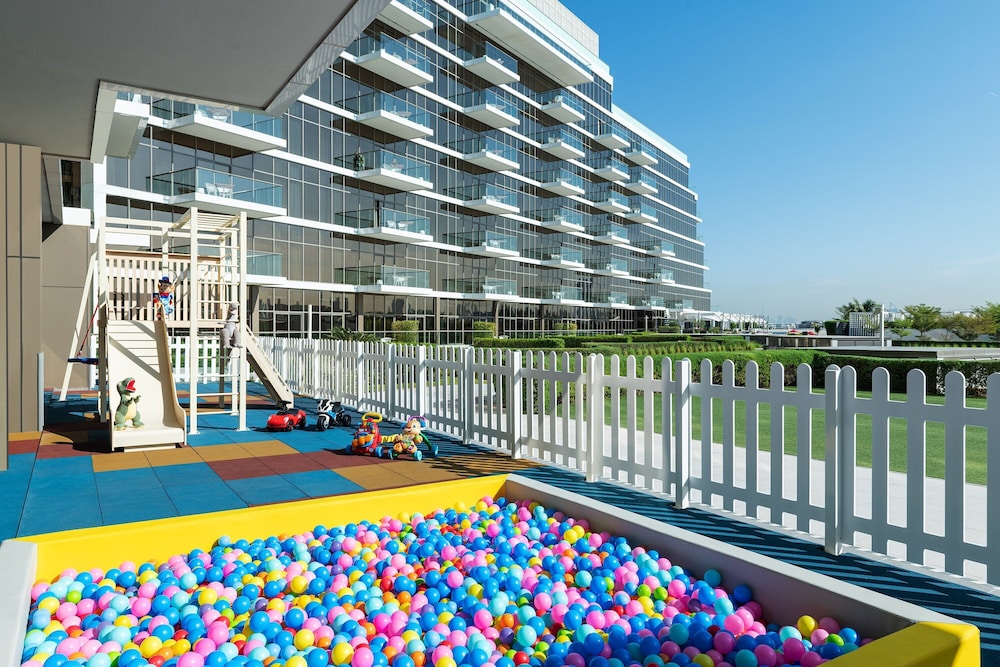 Th8 Palm Dubai Beach Resort, Vignette Collection by IHG