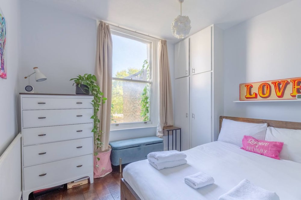 Cheerful 1 Bedroom Flat in the Heart of North London