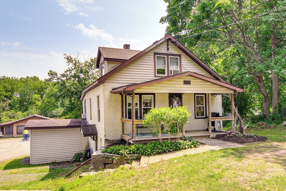 3 Mi to Seneca Lake: Couple's Apt w/ River Access