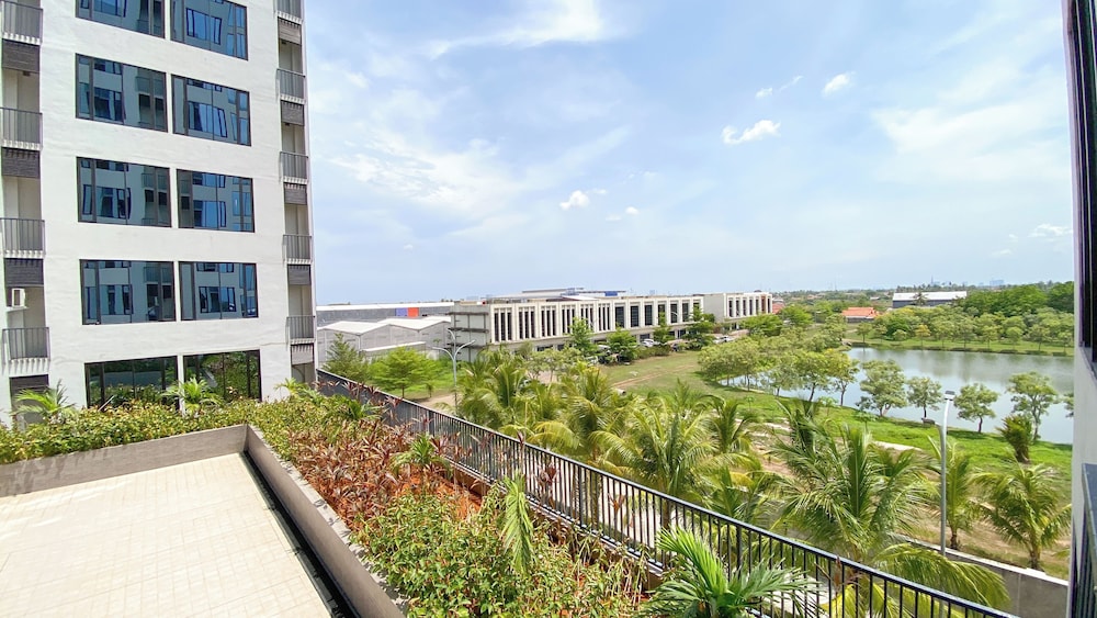 Homey And Enjoy Living Studio Apartment One Narita Residence