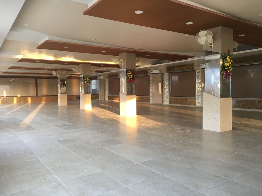 meeting & event spaces
