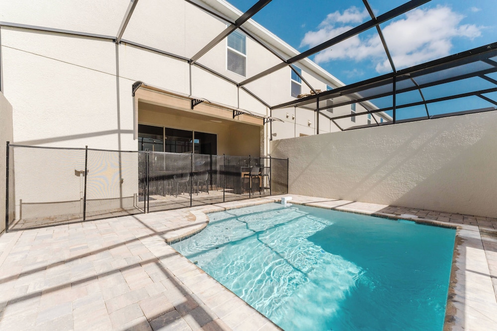 Themed 6BR Solara Near Disney Pool Summerkitchen