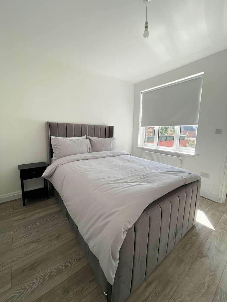 Immaculate 1-bed Apartment in Orpington view 2