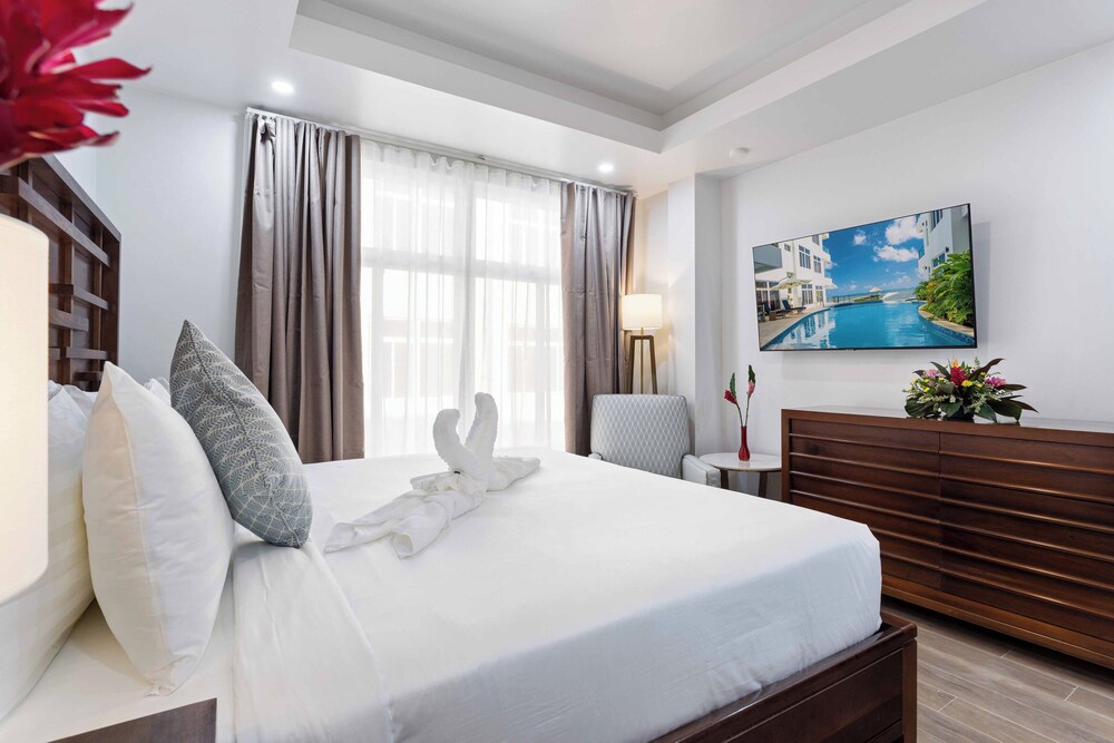 Royal Kahal Beach Resort