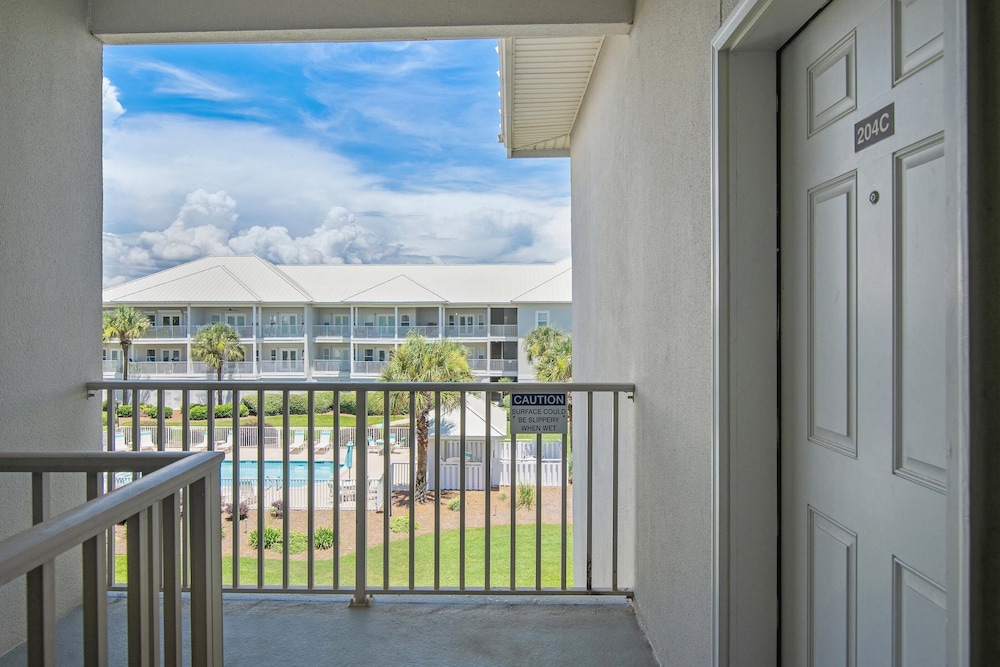 Pavilion Palms 204c