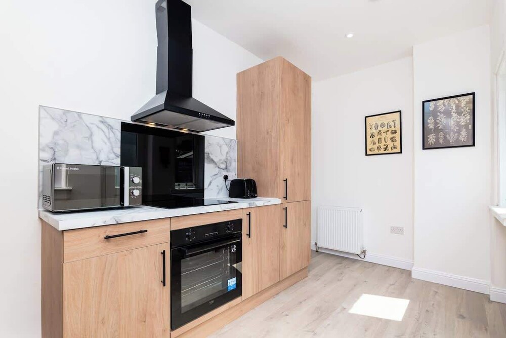 2 Bedroom House-free Parking