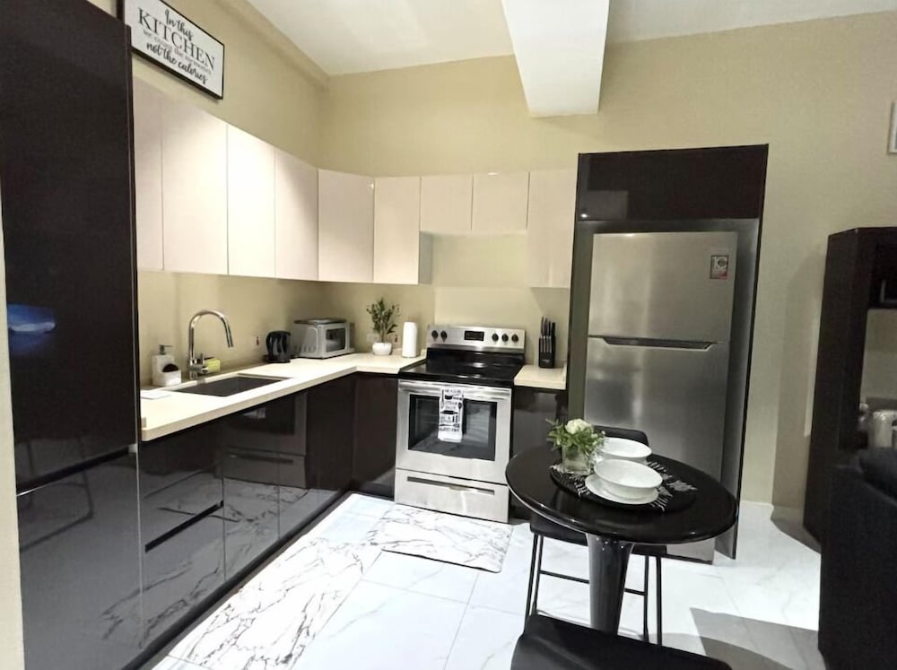 One Bedroom City Apartment with Pool