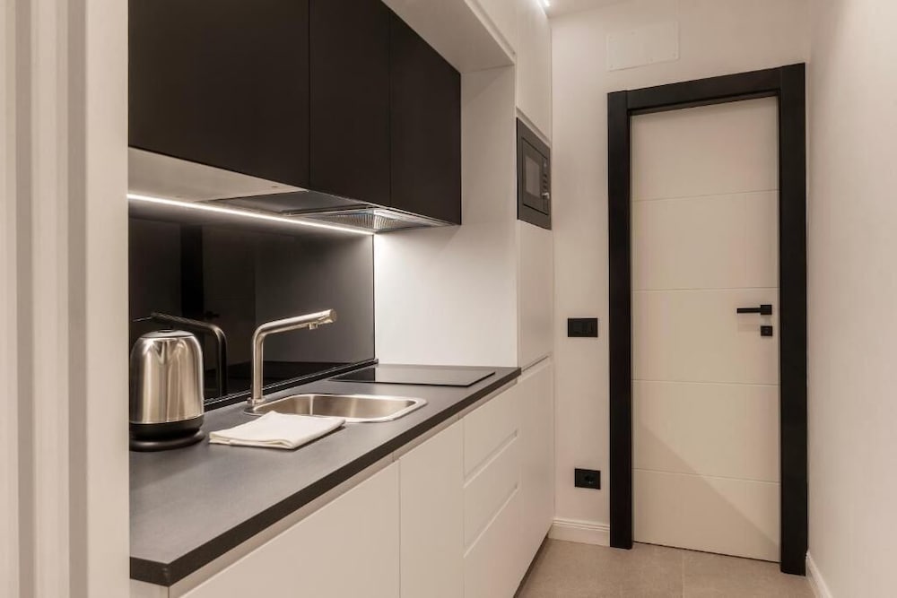 JOIVY Elegant Suites Near Villa Borghese