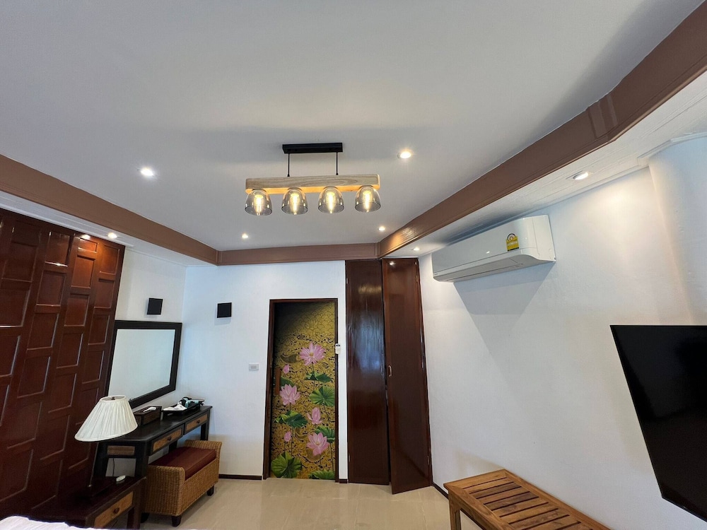 No8 Double Suite, Rainbow Arokaya Welnes
