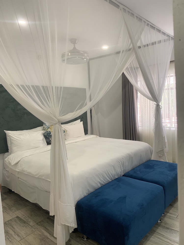 Zambezi Boutique