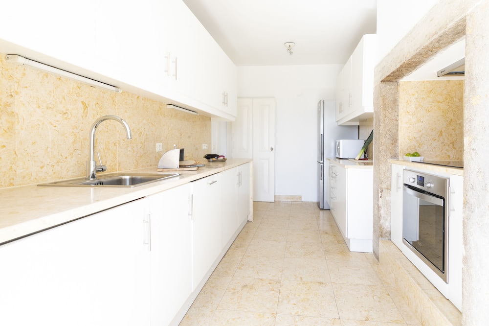 Santos Apartments by Linc