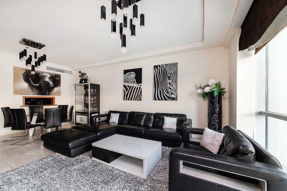 Excellent 2 bedroom at Al Fattan