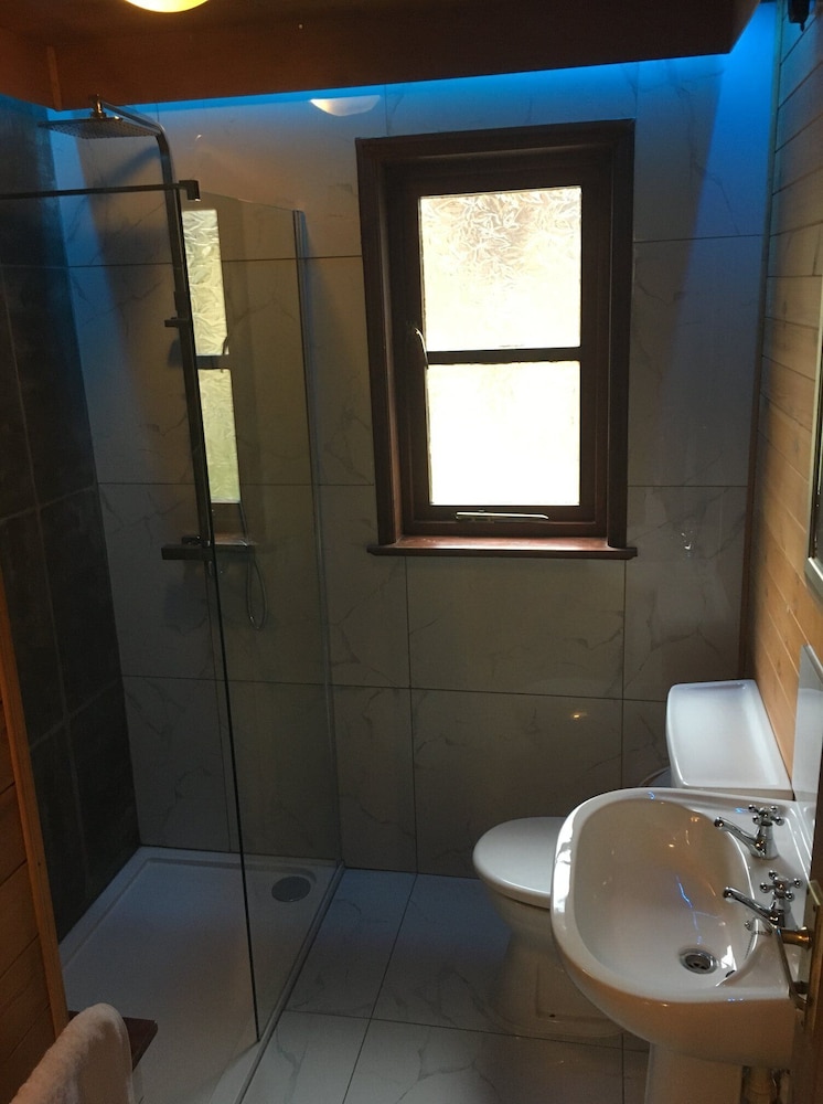 Shrew Lodge Hot Tub