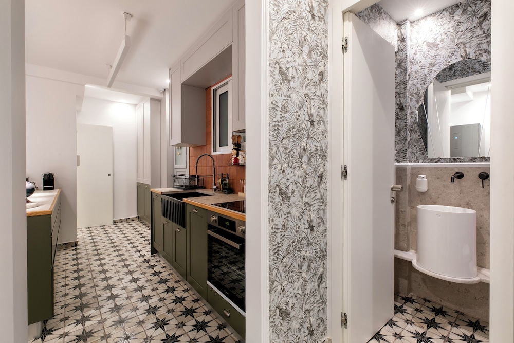Elysia - 2-Br Apt & Balcony in Athens