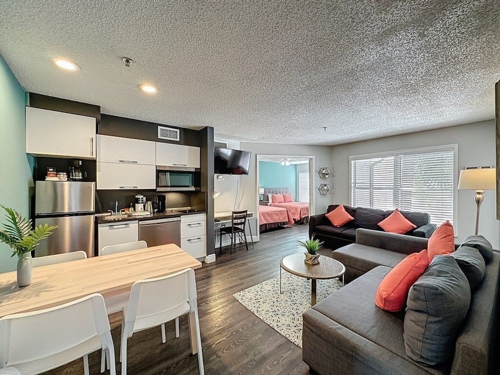 Two Bed Condo In Parkway Palms Resort 2 Bedroom Condo