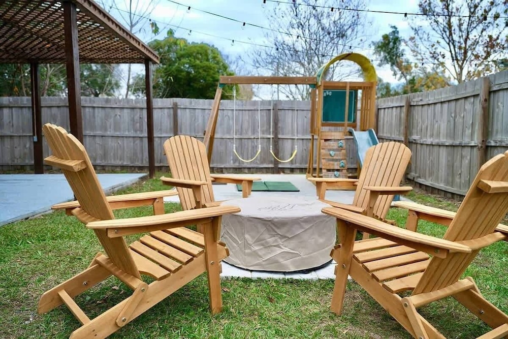 Brooksville Retreat! 3 Bed, 2 Bath!